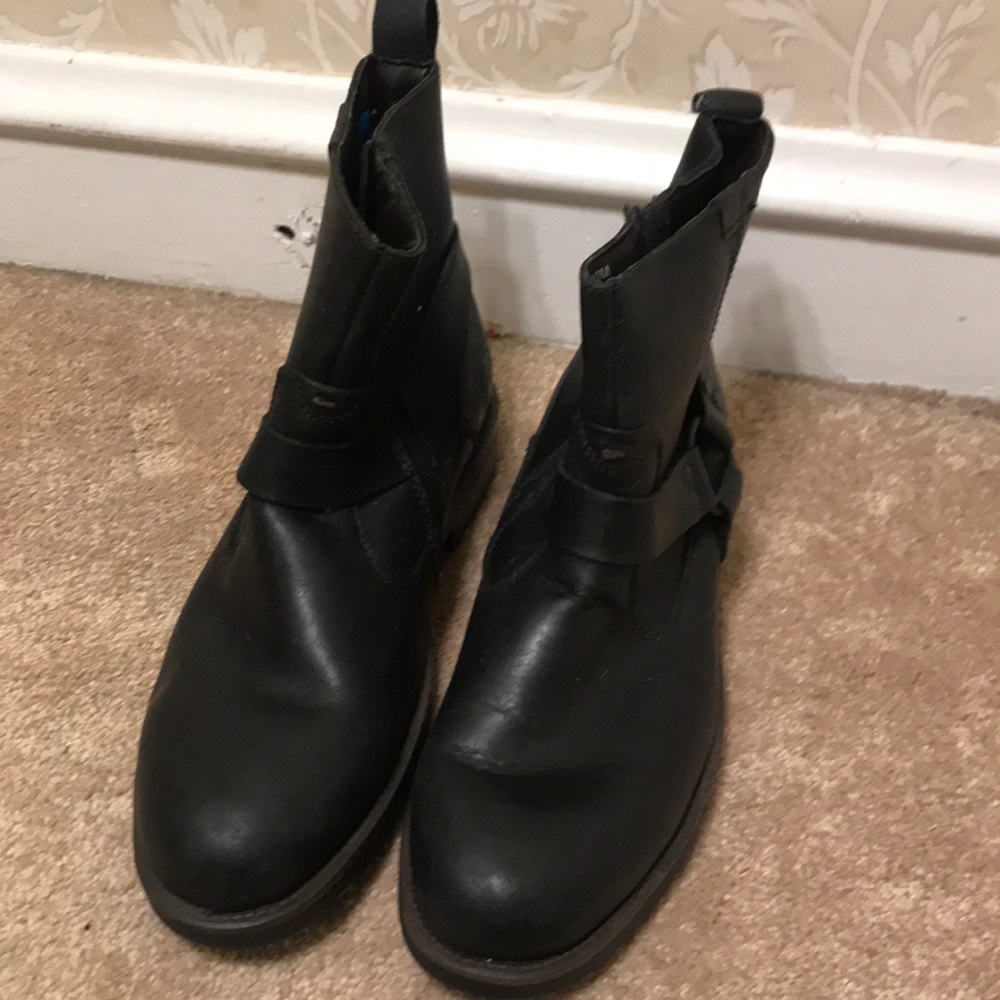 Men’s size 10 Black Docker buckle boots